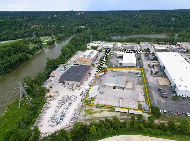 More Photos Of 1090 Cassens Industrial Ct, Fenton Service For Sale