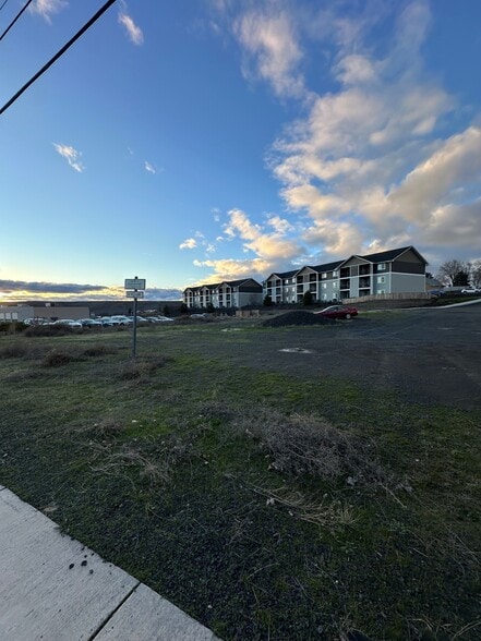 More Photos Of NKA Southgate, Pendleton Land For Sale