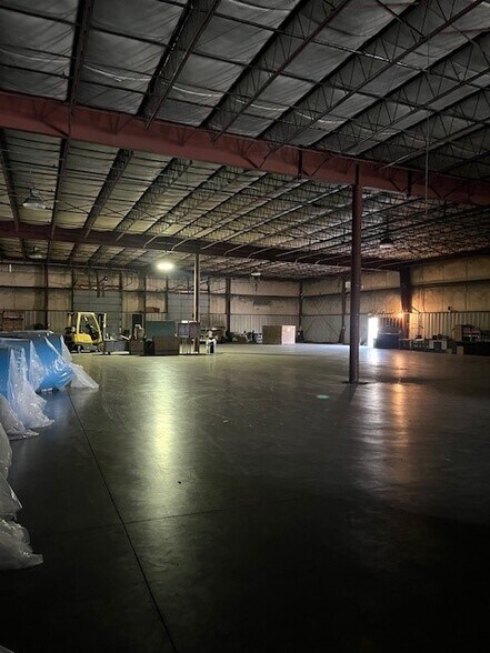 More Photos Of 9317 Earley Dr, Hagerstown Warehouse For Lease