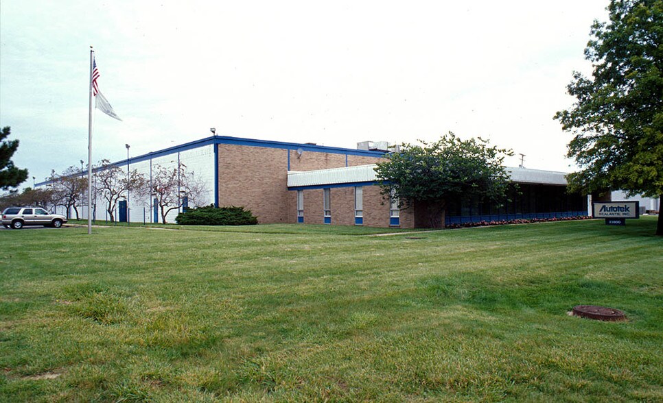 More Photos Of 23800 Research Dr, Farmington Hills Manufacturing For Lease