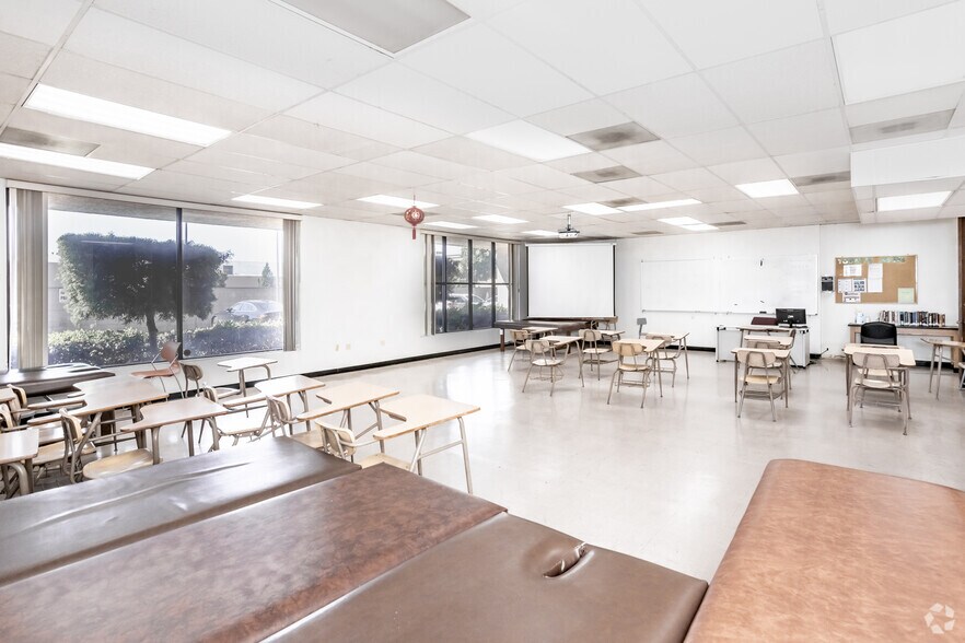 More Photos Of 1126 N Brookhurst St, Anaheim Office For Sale