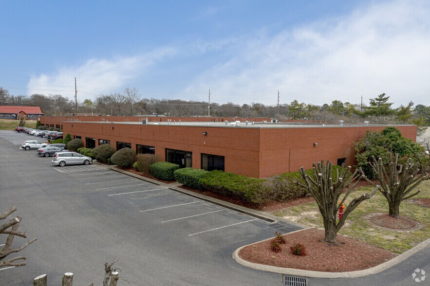 Primary Photo Of 104-176 Cude Ln, Madison Medical For Lease