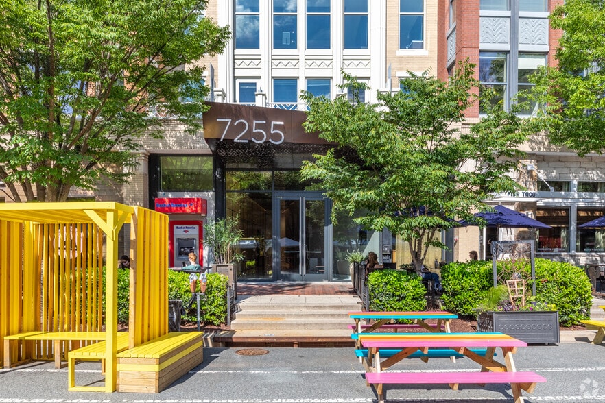 More Photos Of 7239-7255 Woodmont Ave, Bethesda Office For Lease