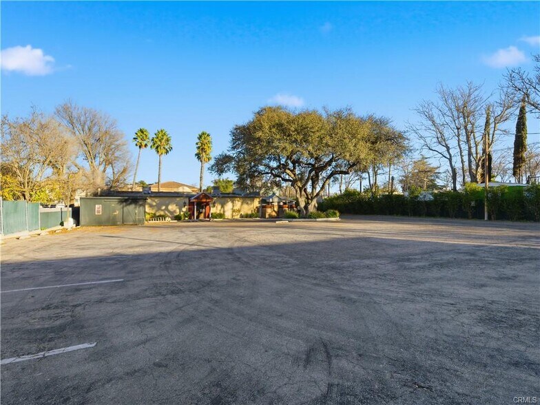 More Photos Of 2927 Spring St, Paso Robles Restaurant For Sale