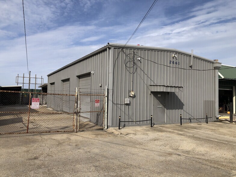 Primary Photo Of 2641 Delaware Ave, Kenner Service For Lease