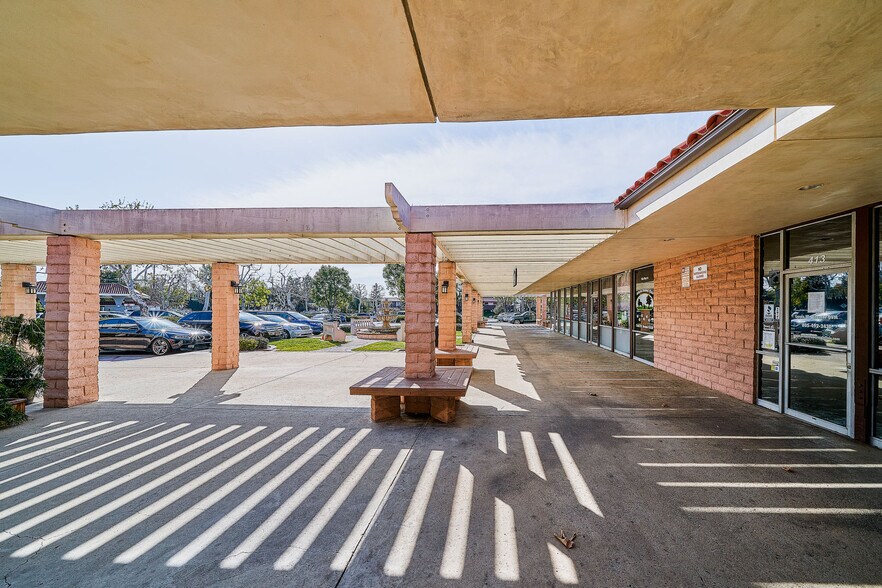 More Photos Of 409-427 E Avenida De Los Arboles, Thousand Oaks Storefront For Sale