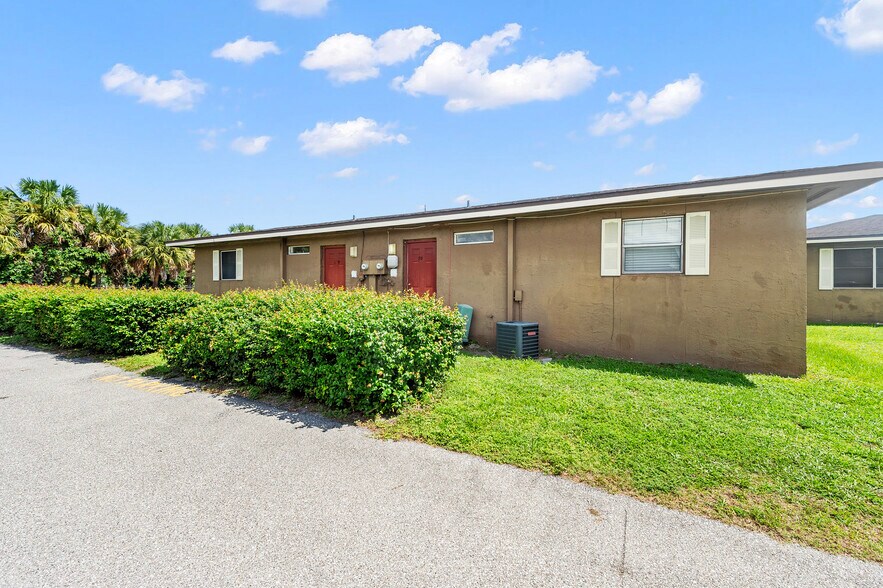 More Photos Of 700 Harlem Tenants Cir, Clewiston Apartments For Sale