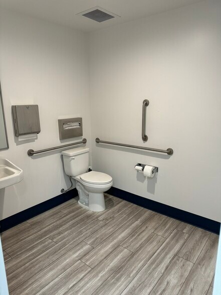 More Photos Of 4849 Cochise St, Carson City Storefront For Lease