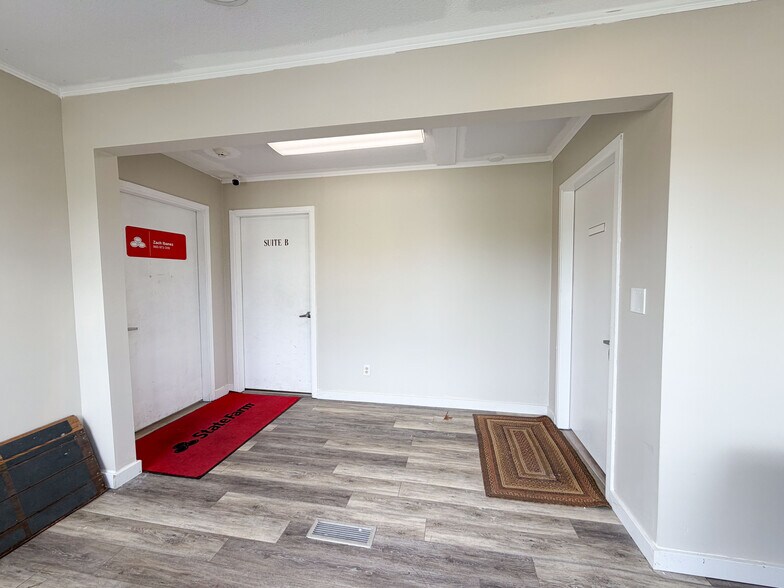 More Photos Of 258 Middle St, Bristol Medical For Sale