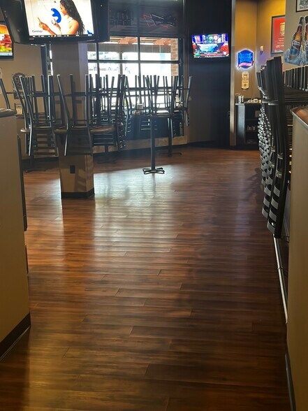 More Photos Of 510 N Theresa Ave, Saint Louis General Retail For Lease