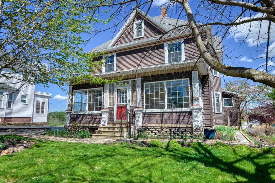 More Photos Of 832 S Main St, Canton Specialty For Sale