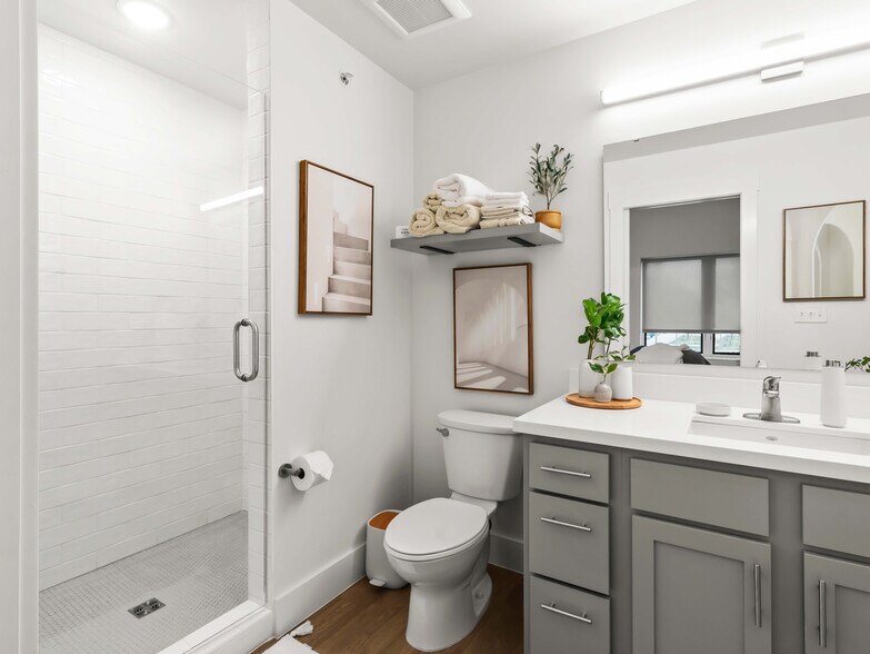 More Photos Of 301 SE G St, Bentonville Coworking Space