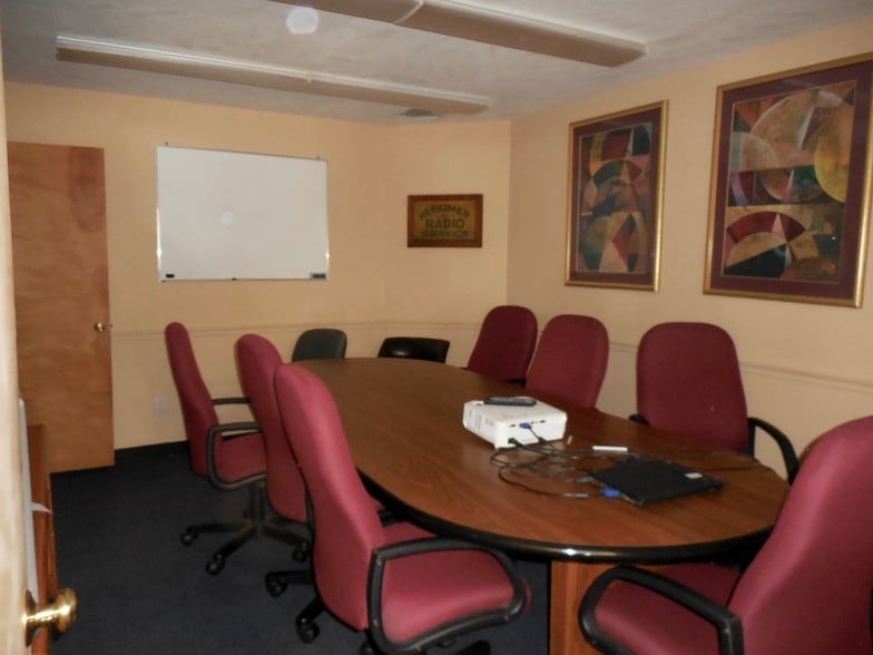 More Photos Of 204 S Macomb St, Monroe Office For Sale