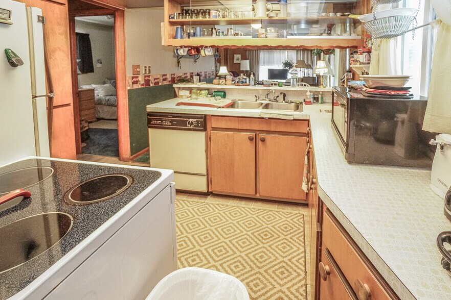 More Photos Of 314 Chippewa St, Ontonagon Hotel For Sale