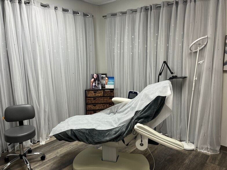 More Photos Of 305 S Childs St, Leesburg Medical For Sale