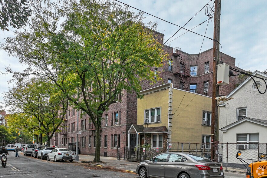 More Photos Of 2719 Sedgewick Avenue, Bronx Apartments For Lease