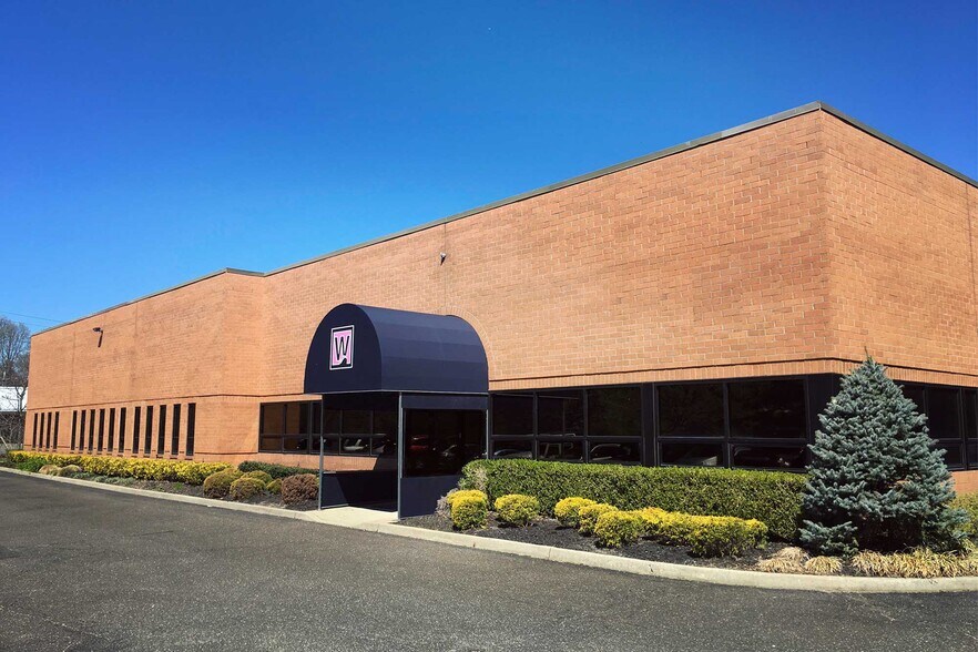 Primary Photo Of 500 Wheeler Rd, Hauppauge Flex For Lease