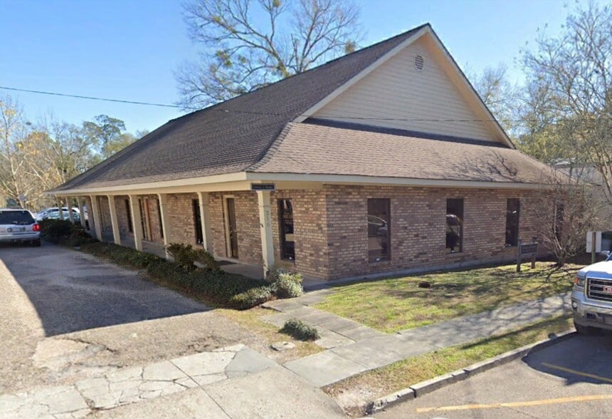Primary Photo Of 216 N Columbia St, Covington Office For Lease