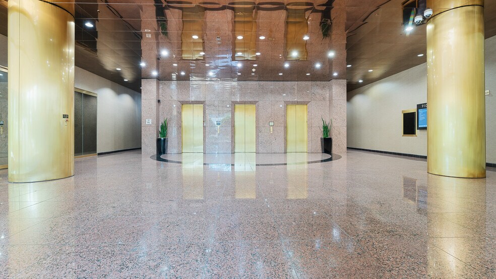 More Photos Of 9101 Lyndon B Johnson Fwy, Dallas Office For Lease