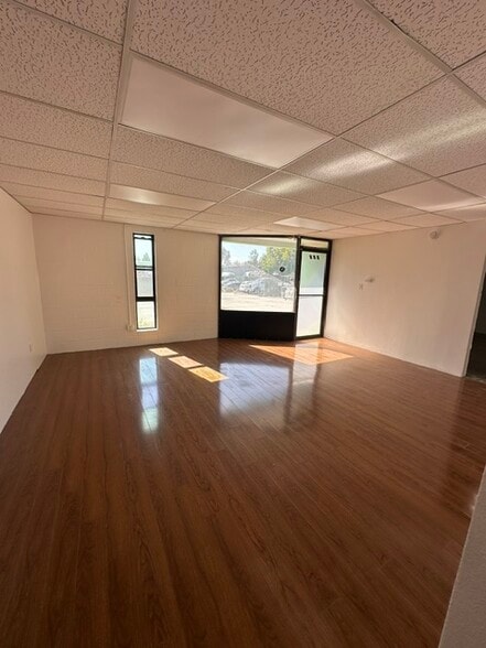 More Photos Of 435 Venture St, Escondido Service For Lease