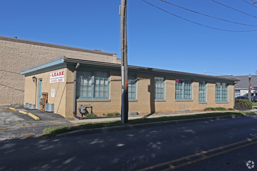 More Photos Of 101 W Kansas St, Liberty Medical For Sale