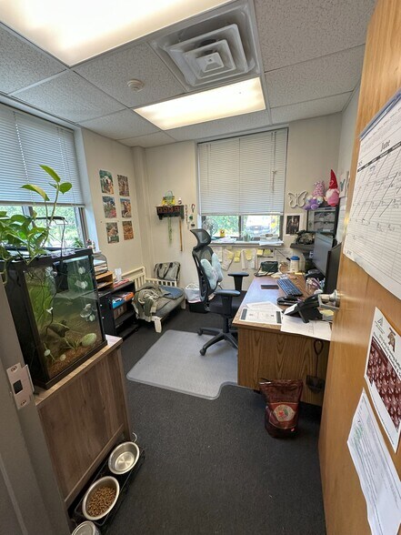 More Photos Of 20 Priscilla Ln, Auburn Service For Lease