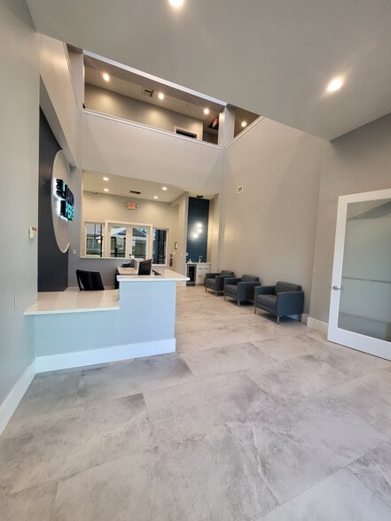 More Photos Of 3602 Colonial Ct, Fort Myers Office For Lease