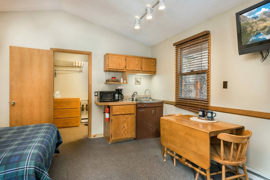 More Photos Of 1130 W Elkhorn Ave, Estes Park Hotel For Sale