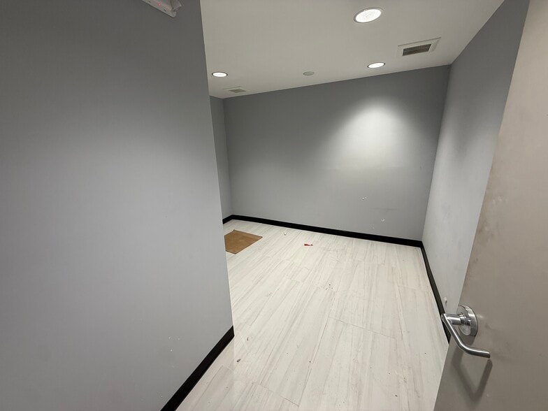 More Photos Of 1750 N Federal Hwy, Pompano Beach Office For Lease