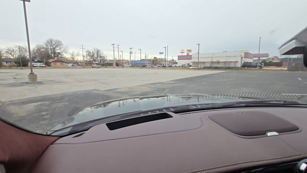 More Photos Of 3003 S Memorial Dr, Tulsa Auto Dealership For Sale