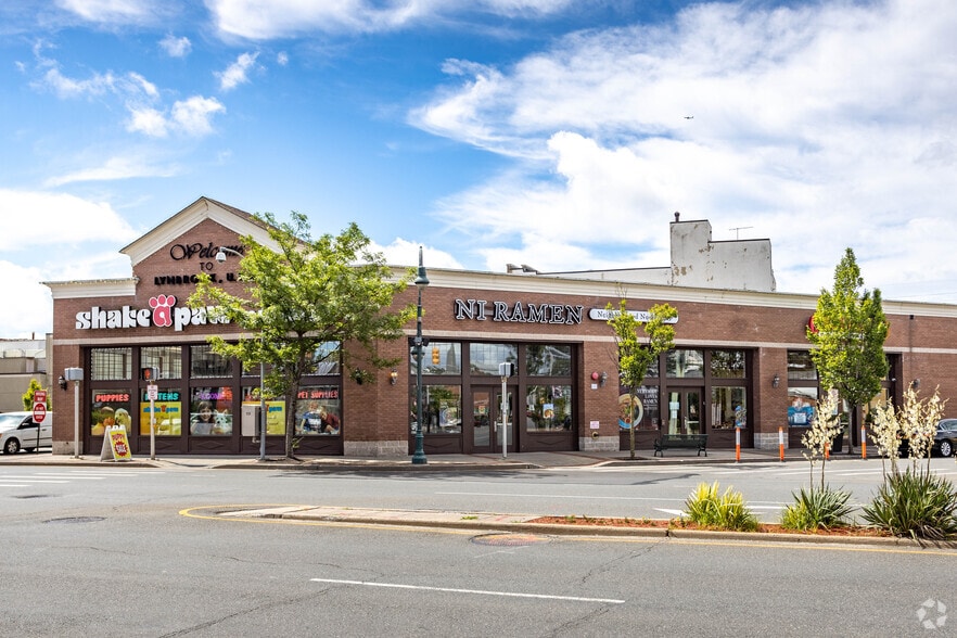 More Photos Of 1 Atlantic Ave, Lynbrook General Retail For Lease