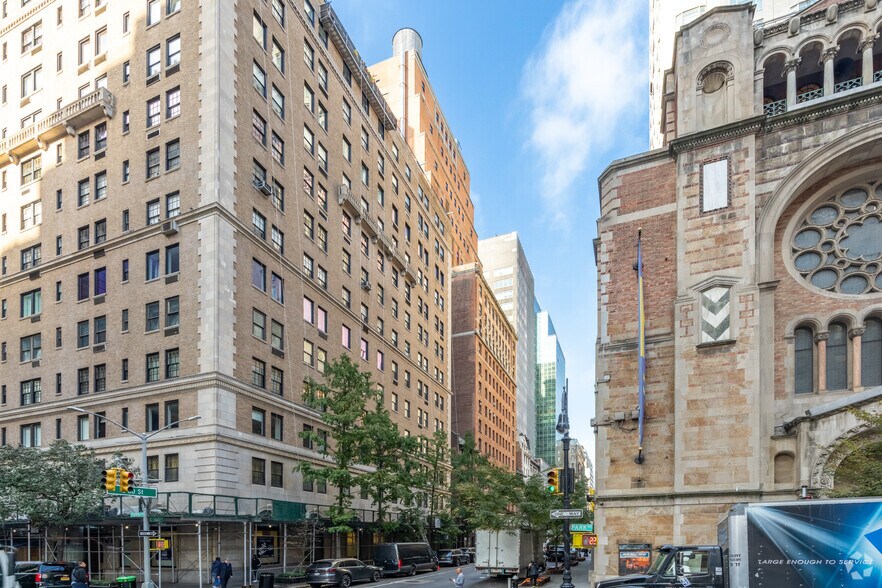 More Photos Of 30 E 60th St, New York Medical For Lease