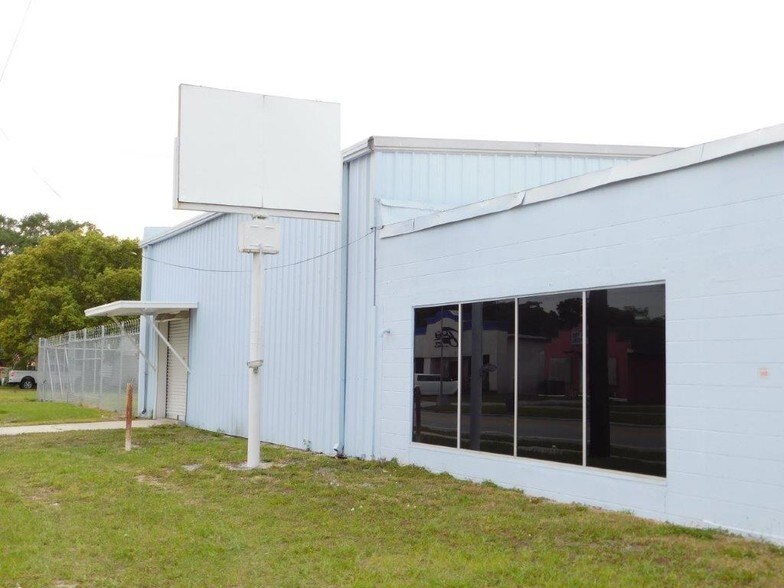 More Photos Of 1512 E Gary Rd, Lakeland Flex For Sale