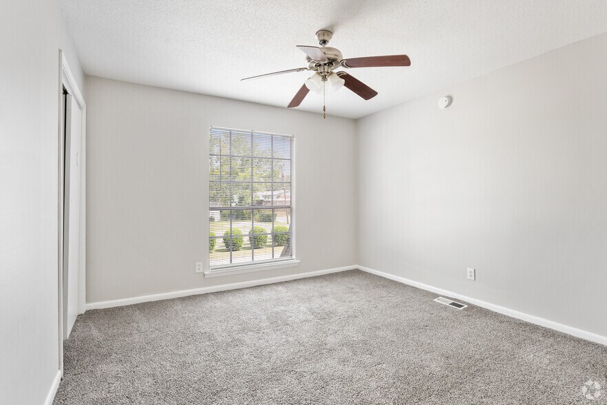More Photos Of 107 Sterling Ct NW, Center Point Apartments For Sale
