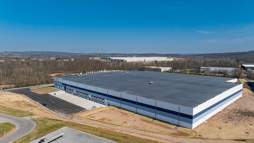 More Photos Of 60 Industrial Rd, Elizabethtown Distribution For Sale
