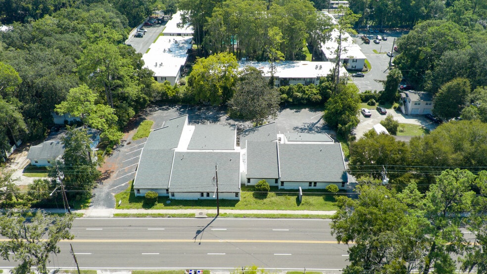 More Photos Of 1731 NW 6th St, Gainesville Office For Lease