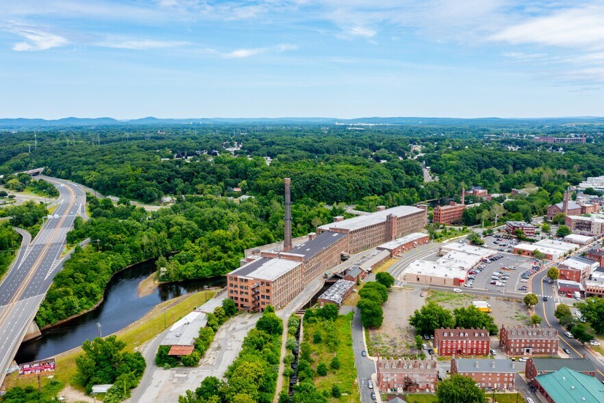 More Photos Of 165 Front St, Chicopee Apartments For Sale
