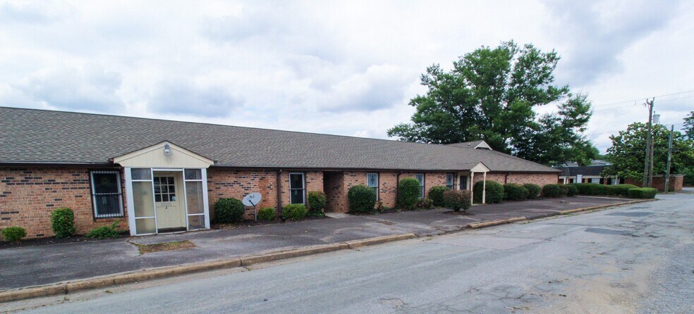 More Photos Of 510 S Sycamore St, Petersburg Medical For Lease