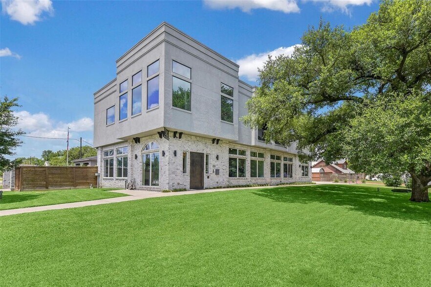 Primary Photo Of 316 Morningside Dr, Friendswood Loft Creative Space For Sale