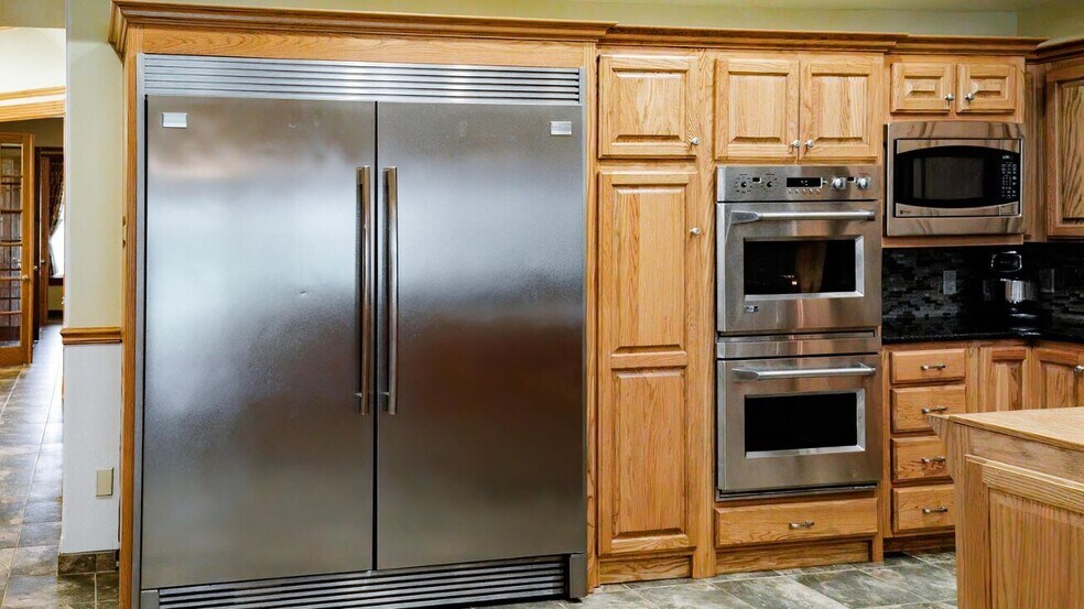 More Photos Of 352 MO-245, Dadeville Horse Stables For Sale