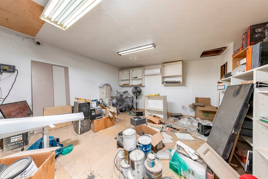 More Photos Of 42621 2nd St E, Lancaster Warehouse For Sale