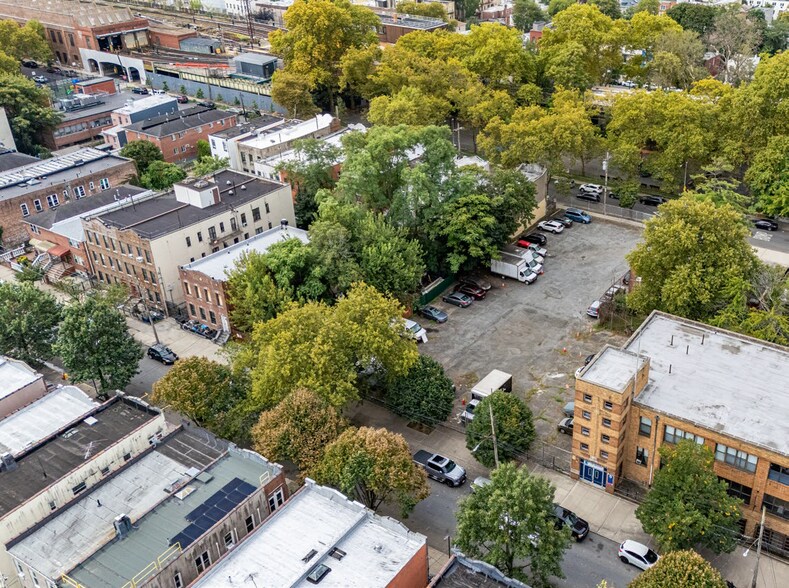 More Photos Of 680 Essex St, Brooklyn Land For Lease