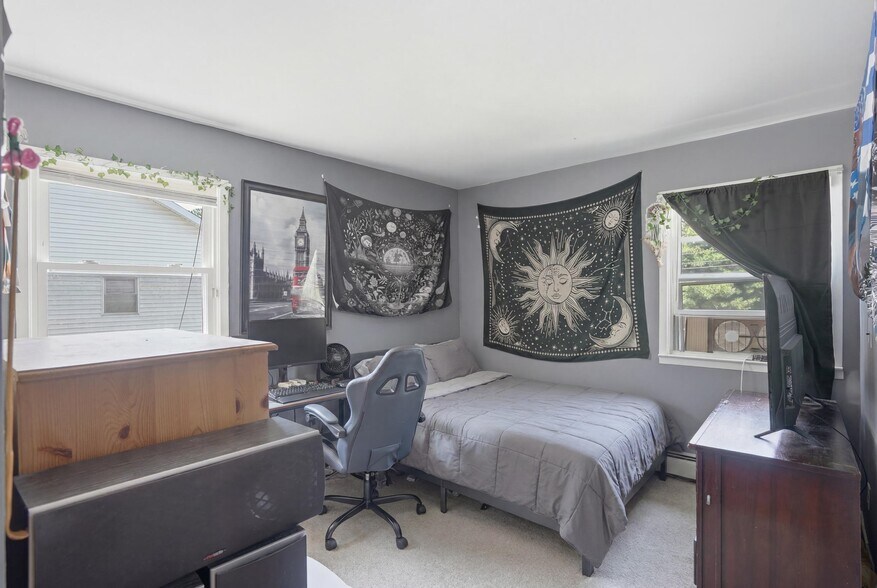 More Photos Of 3 Pierces Rd, Newburgh Office Residential For Sale