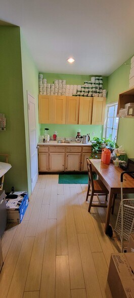 More Photos Of 4789 Vineland Ave, North Hollywood Medical For Lease
