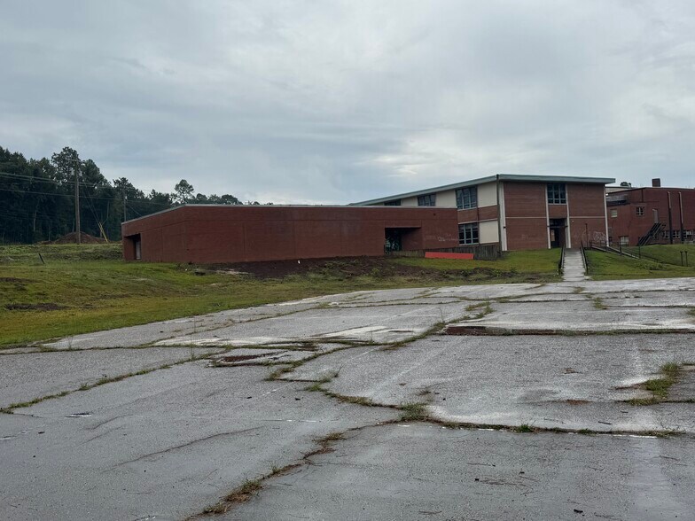 More Photos Of 711 N Chapin Rd, Aberdeen Flex For Sale