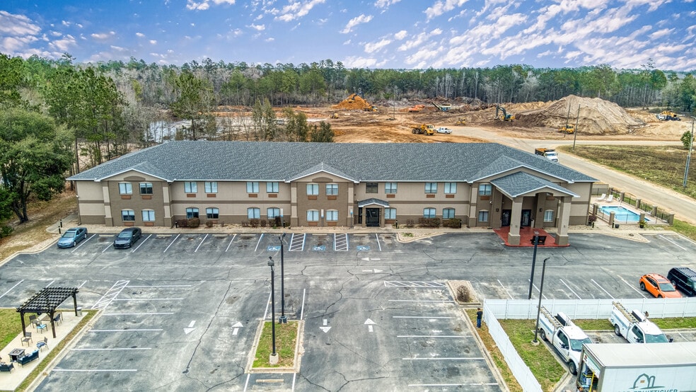 Primary Photo Of 85 River Park Dr, Midway Hotel For Sale