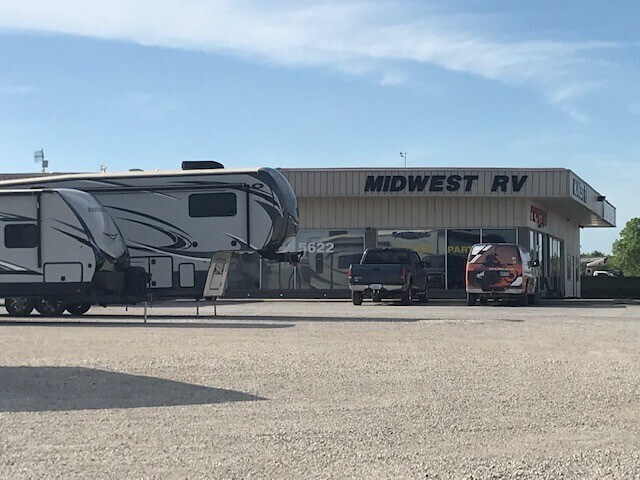 More Photos Of 2515 E Logan St, Ottawa Warehouse For Lease