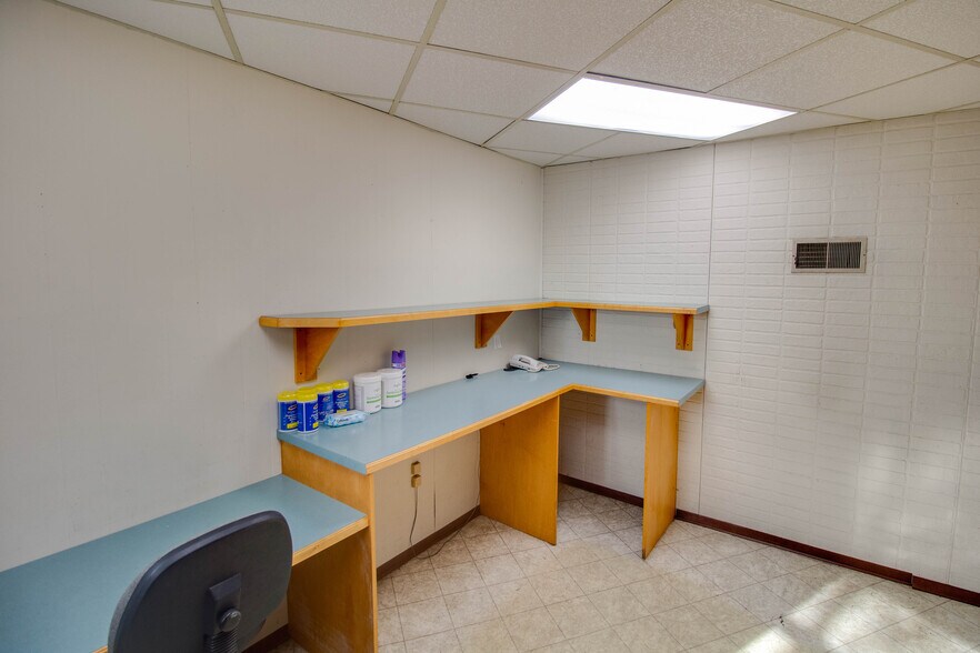 More Photos Of 344 St Louis ave, East Alton Office For Sale