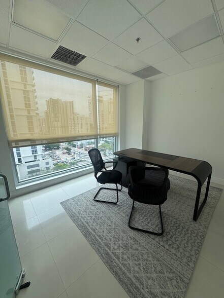 More Photos Of 175 SW 7th St, Miami Medical For Lease