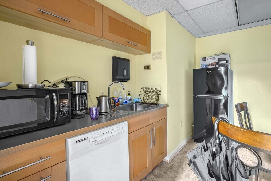 More Photos Of 1420 Prince St, Alexandria Office For Lease